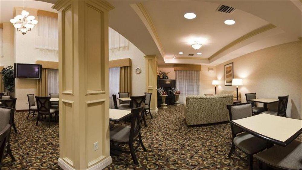 Holiday Inn Express Hotel & Suites Muskogee By Ihg Exterior foto